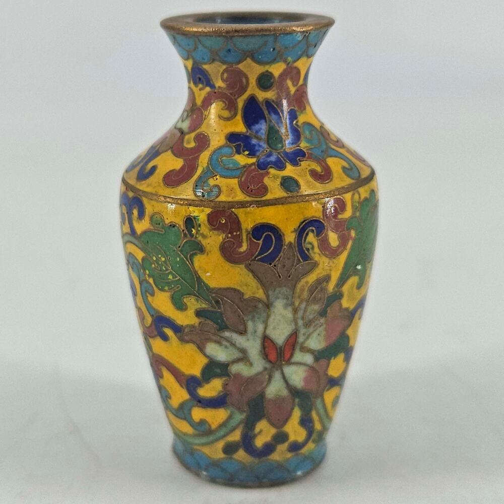 Vintage miniature Hand Crafted Asian Oriental Cloisonne Enamel Vase Floral 2"